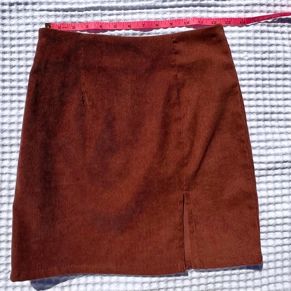 Burnt Orange Velvet Mini Skirt with Slit and Zipper Side - Picture 10 of 13